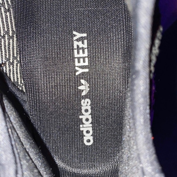 Yeezy Boost 350 V2 Core Black White (Oreo) - Picture 2 of 5